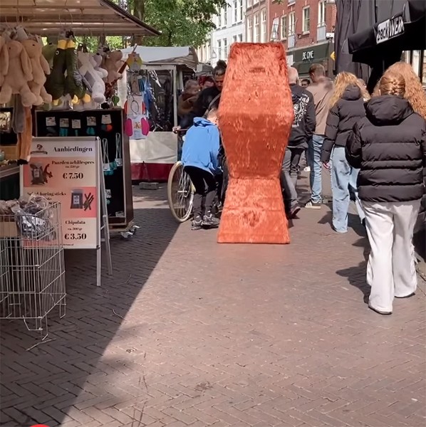 Spitting Fur, Performance for the Academiehuis, Zwolle, 2026 (with Guda Koster)